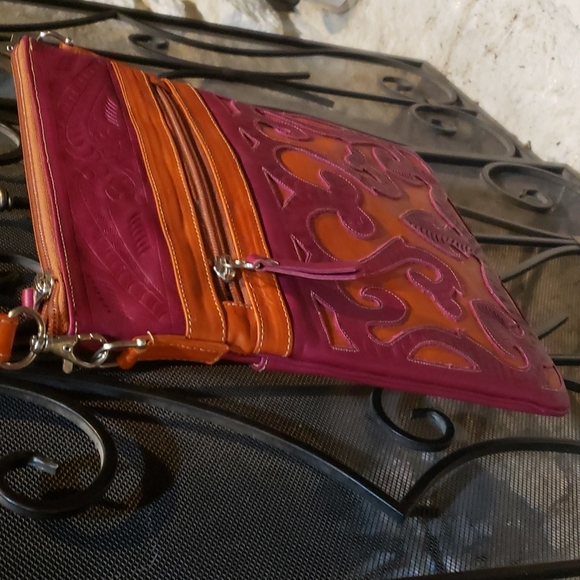 NWOT'S JL Saldivar pink and orange leather crossbody - Picture 4 of 10